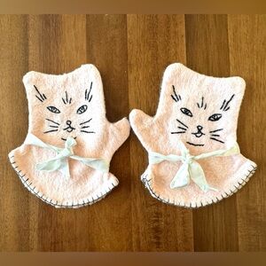 Vintage Child Kitten Mittens with Bows